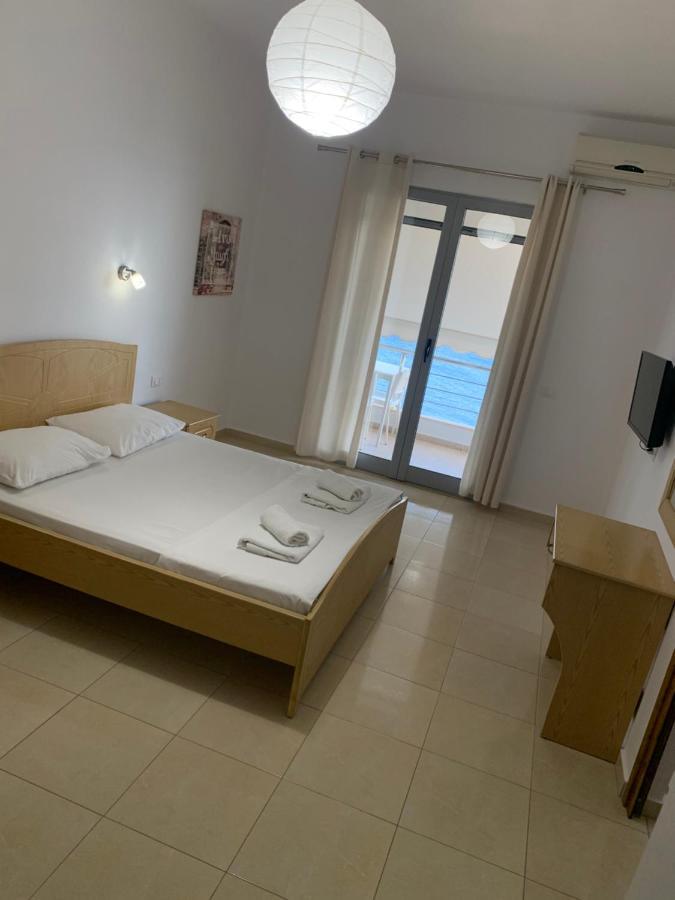 Blue Sea Apartments Qeparo Luaran gambar