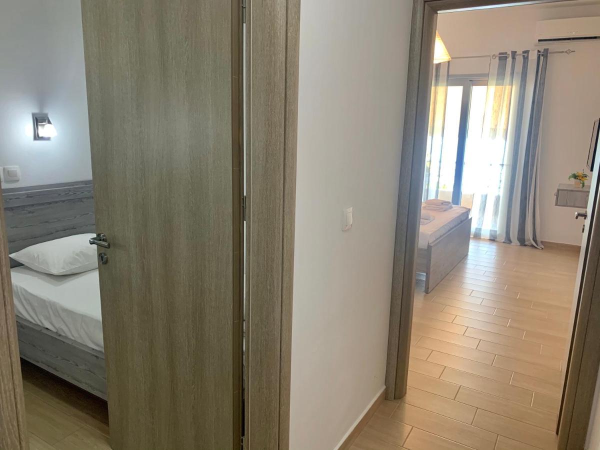 Blue Sea Apartments Qeparo Luaran gambar