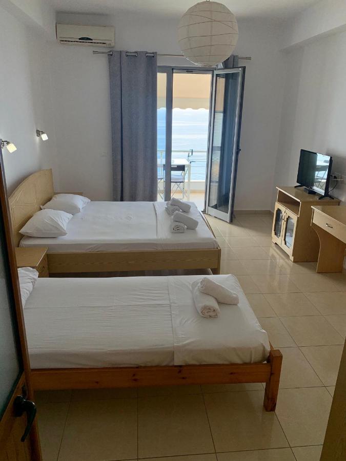 Blue Sea Apartments Qeparo Luaran gambar