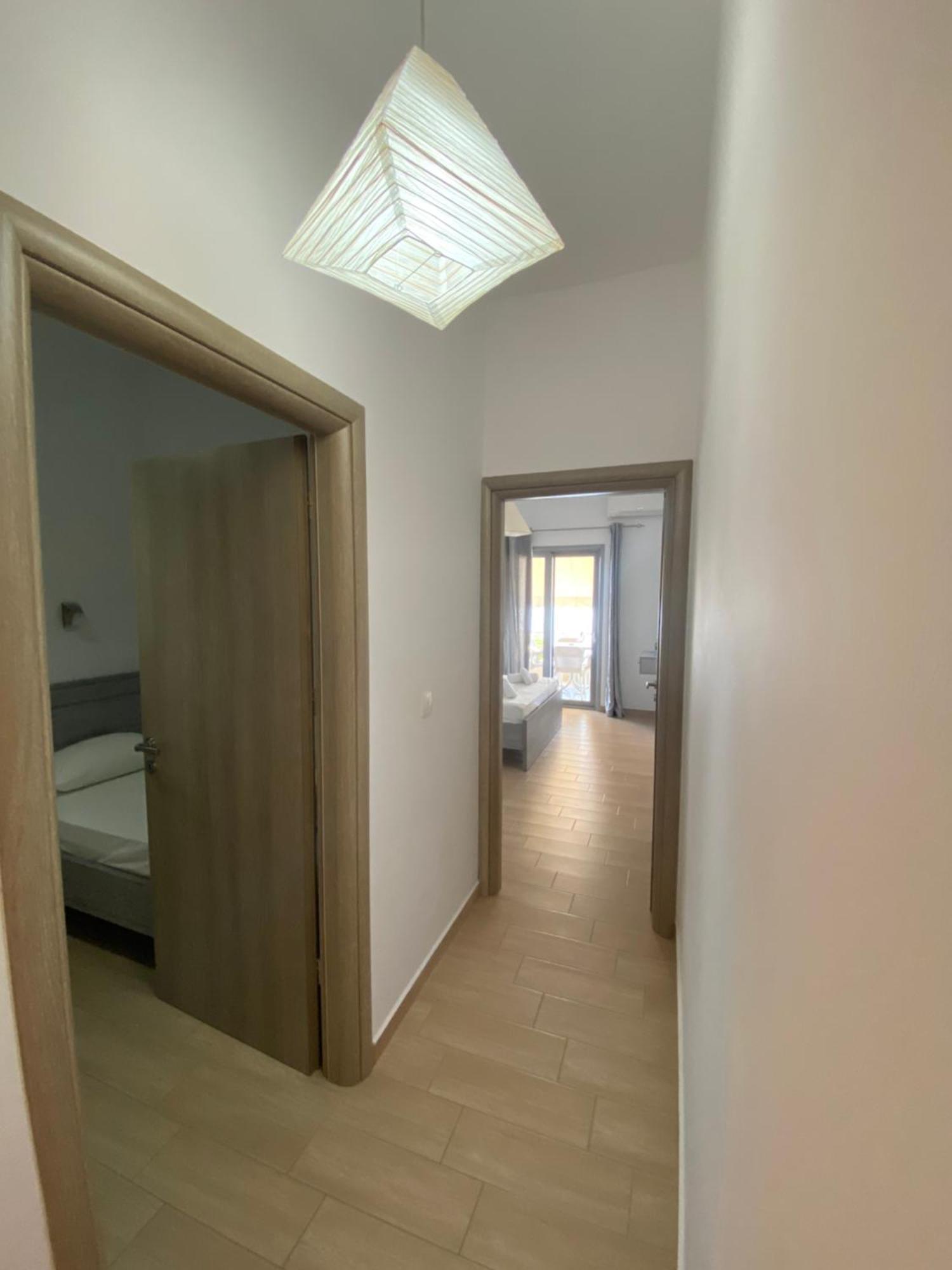 Blue Sea Apartments Qeparo Luaran gambar