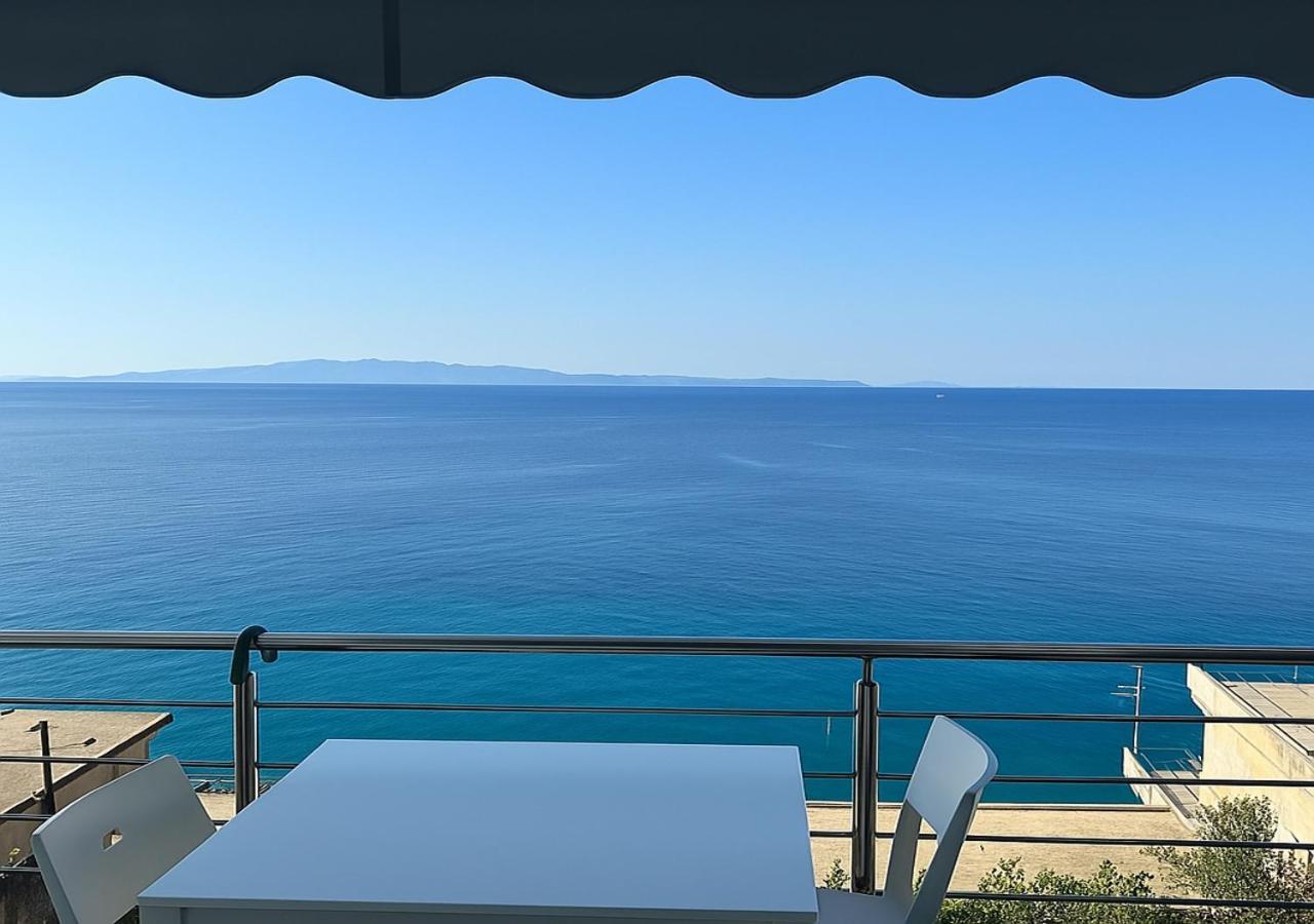 Blue Sea Apartments Qeparo Luaran gambar