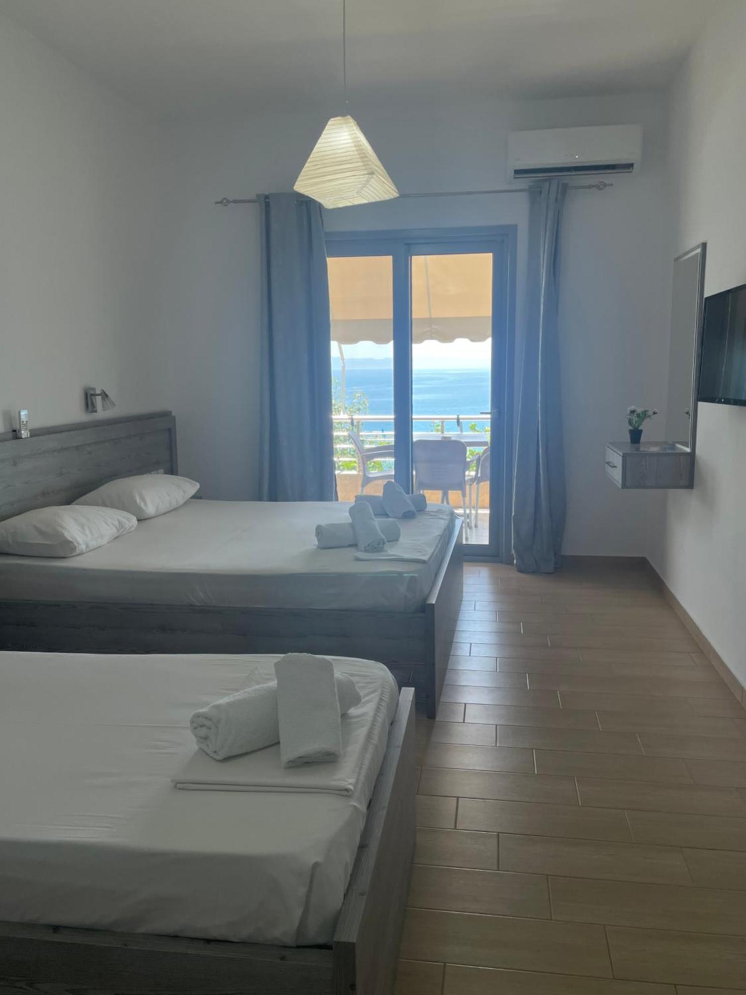 Blue Sea Apartments Qeparo Luaran gambar